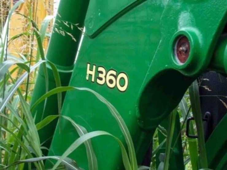 2012-john-deere-6210r-image-11