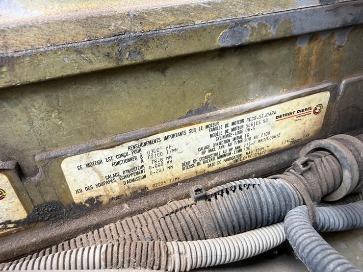 #1361-•-1995-freightliner-fuel-truck-image-32