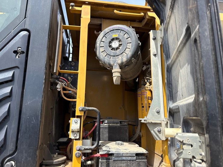 2017-caterpillar-336fl-image-43