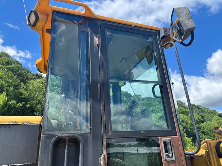 caterpillar-928g-image-23