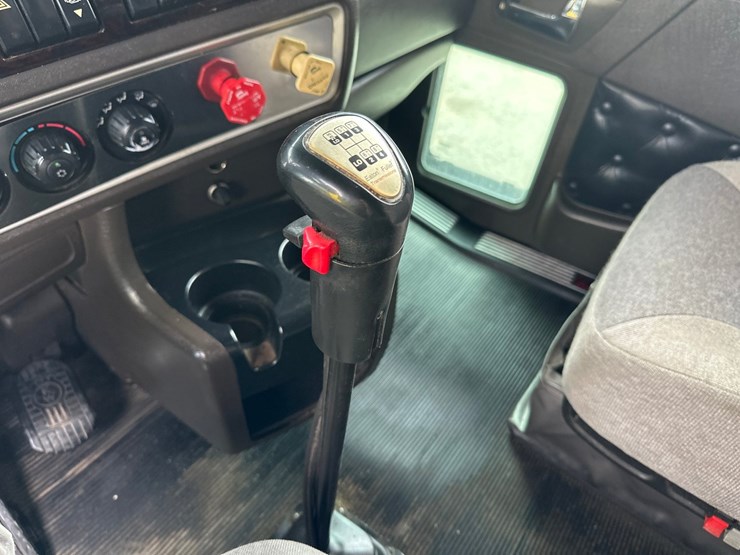 2014-kenworth-t660-image-57
