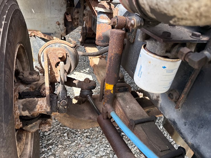 #60835-•-1991-volvo-/-gm-white-tandem-axle-storm-truck-image-20