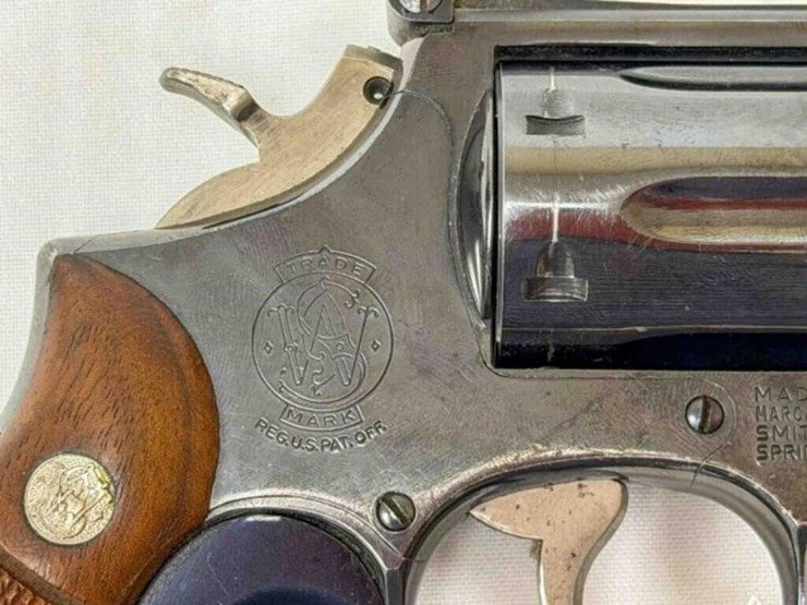 smith-&-wesson-revolver-image-13