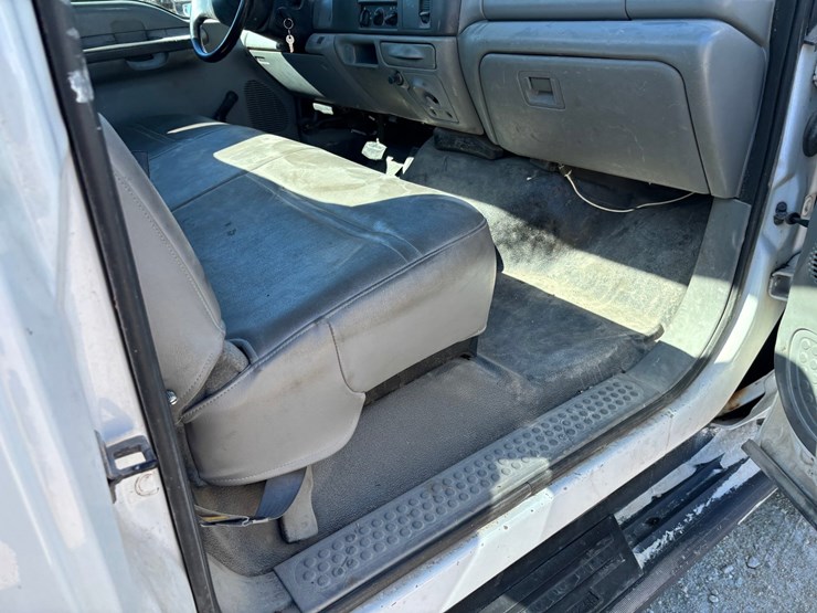 2004-ford-f450-image-37