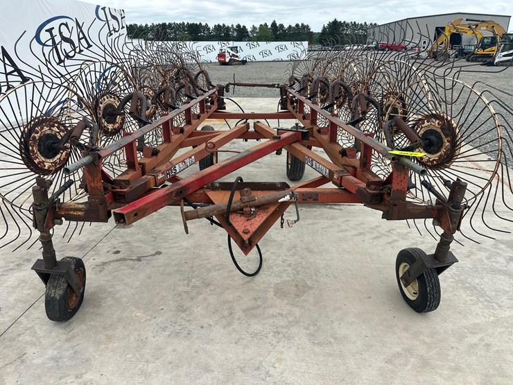 #5037-•-bi-fold-hay-rake-image-6