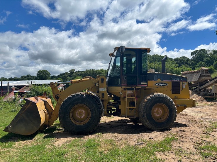 caterpillar-928g-image-1