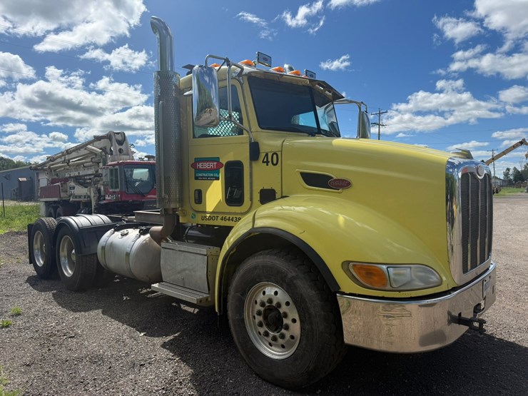 #1362-•-2010-peterbilt-day-cab-truck-tractor-image-7