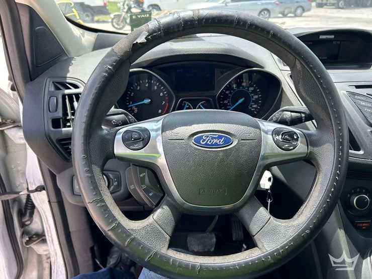 2015-ford-escape-image-13