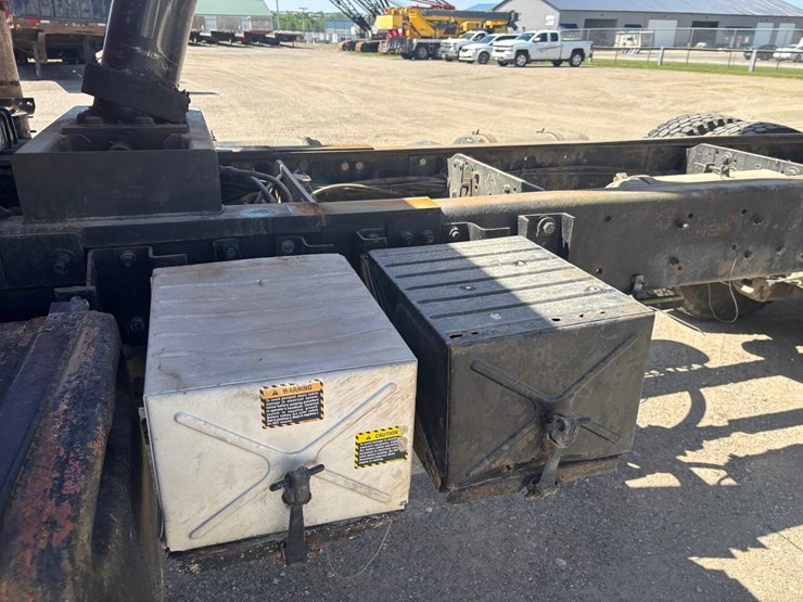 #2174-•-1984-mack-dm660-tandem-axle-dump-truck-image-74