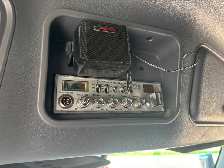 2017-freightliner-cascadia-125-image-54