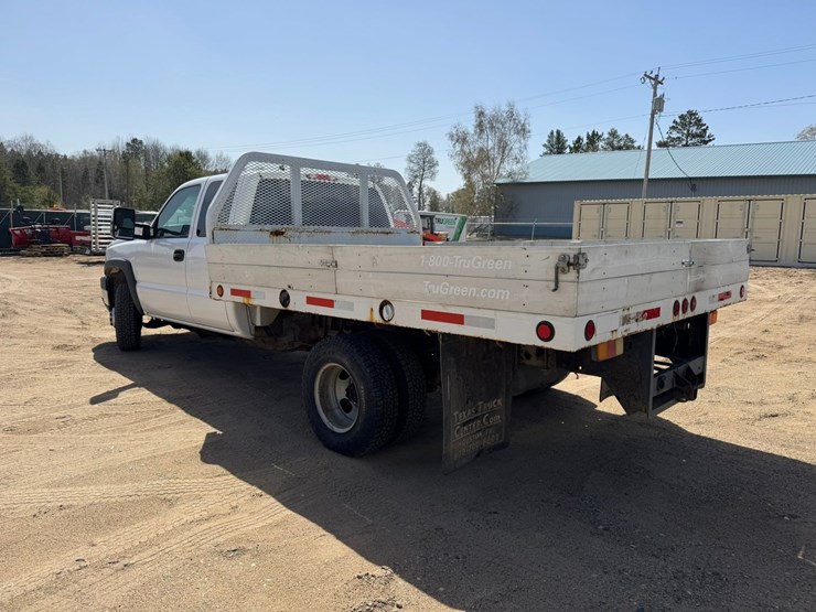 2006-chevrolet-3500hd-image-3