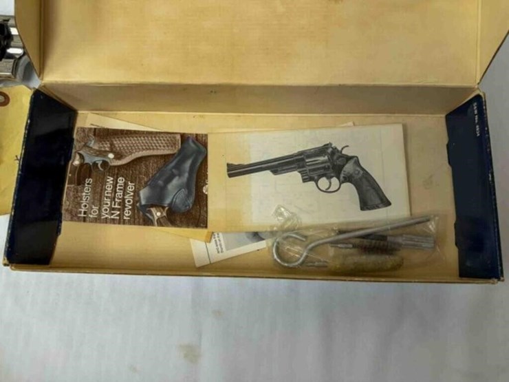 smith-&-wesson-revolver-image-16