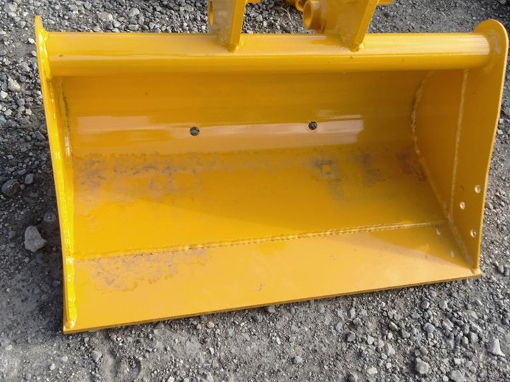 caterpillar-24-image-3