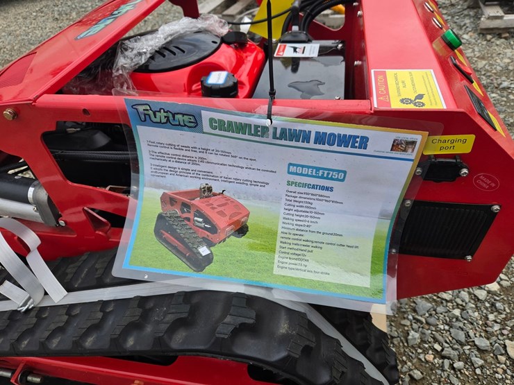#6128-•-unused-future-ft750-remote-control-crawler-lawn-mower-image-10