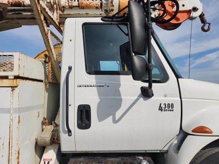 2003-international-durastar-4300-image-45