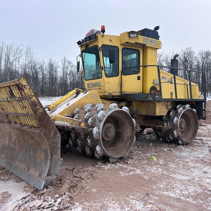 #1459 • 2012 Bomag BC572 Compactor