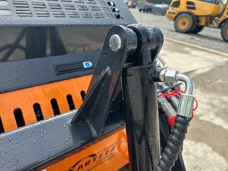 #5042-•-arteer-qb-480-mini-skid-steer-image-12