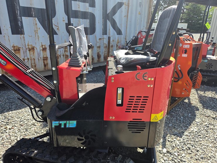 #5014-•-unused-future-ft13-mini-excavator-image-15