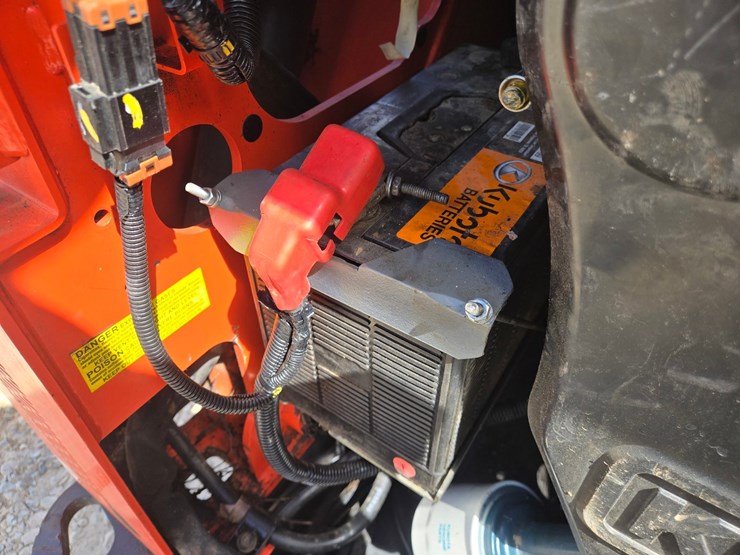 kubota-ssv75-image-32