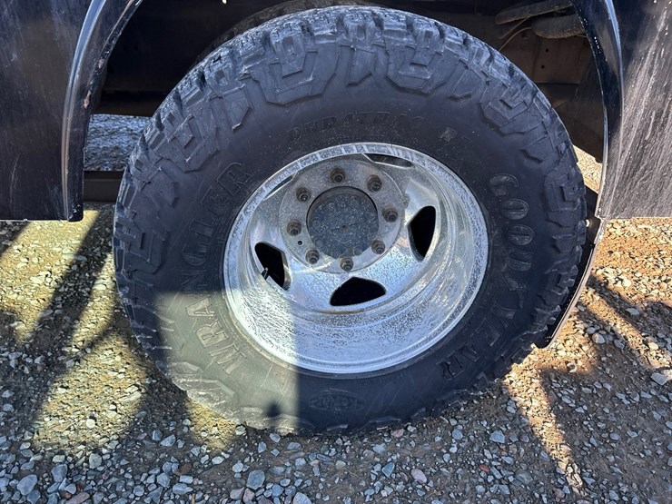 2020-chevrolet-3500-image-64