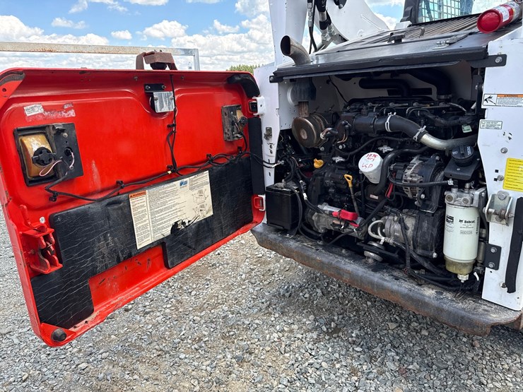 2020-bobcat-t740-image-27