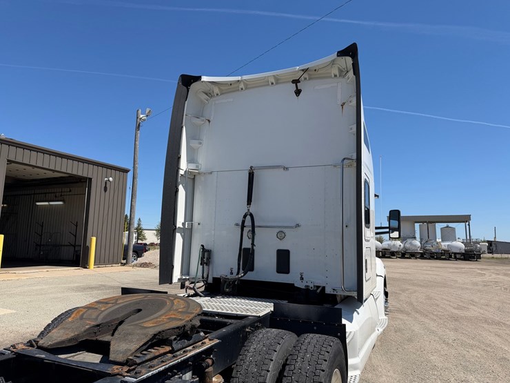 2018-kenworth-t680-image-28