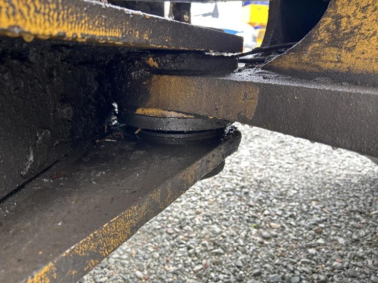 2014-deere-824k-image-43
