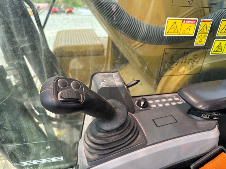 2017-caterpillar-336fl-image-67