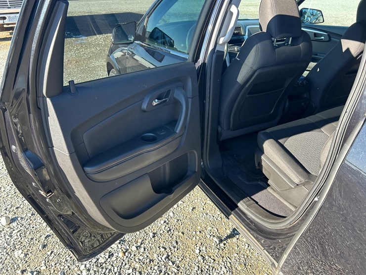 2012-chevrolet-traverse-image-32