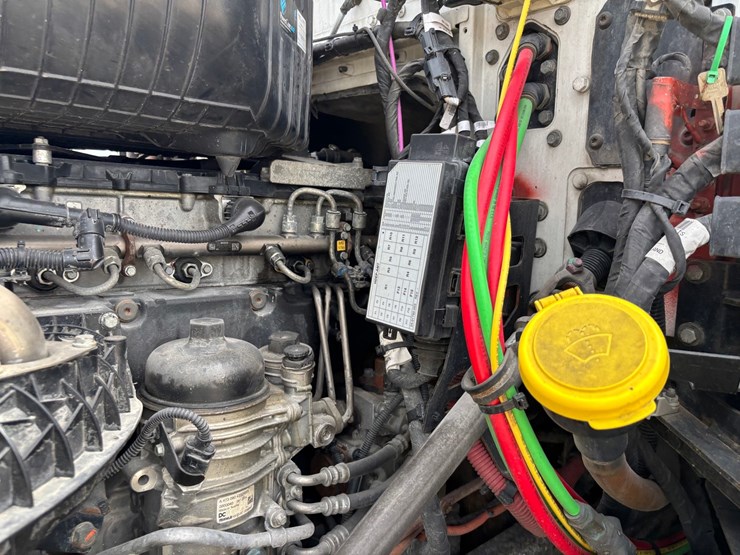 2020-western-star-5700xe-image-41