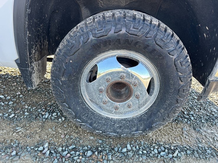 2020-chevrolet-3500-image-60