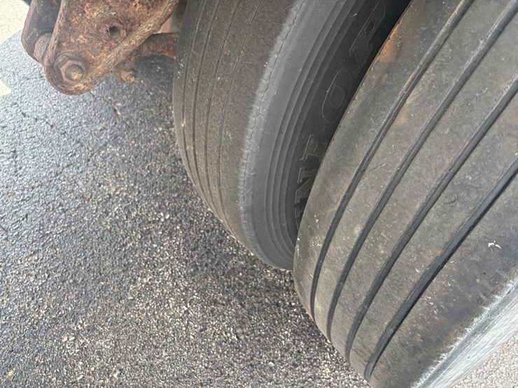 #2188-•-2002-hyundai-48'-dry-van-image-57