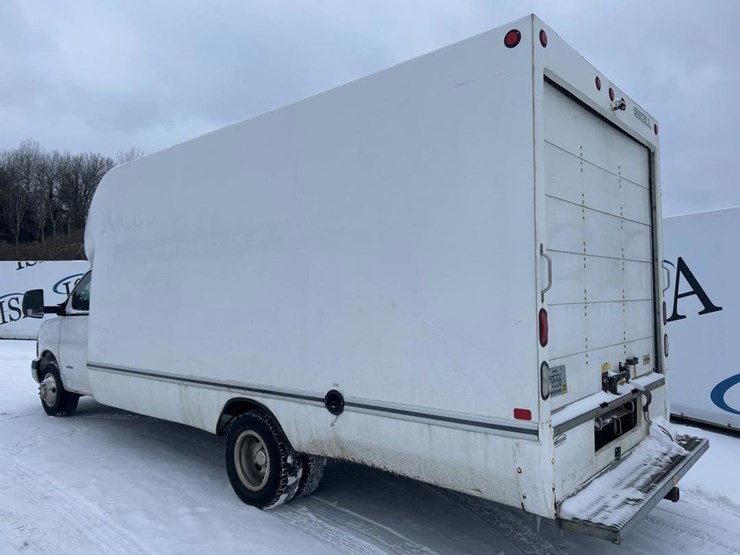 #60861-•-2014-gmc-4500-box-truck-image-3
