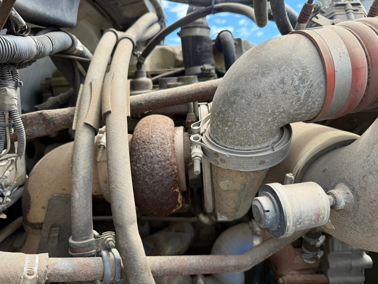 #1361-•-1995-freightliner-fuel-truck-image-26