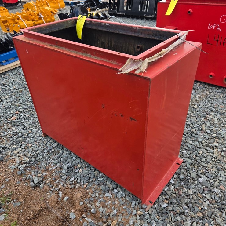 #6158 • Tank With Baffle