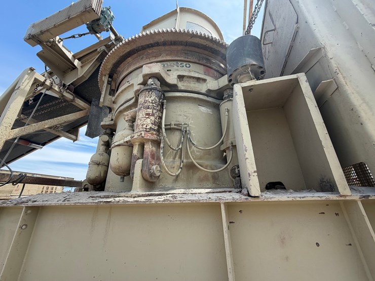 #1757-•-2005-mestco-hp4000-crusher-image-75