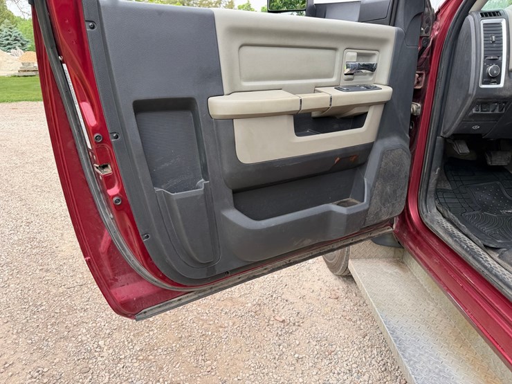 2011-ram-4500-slt-image-34