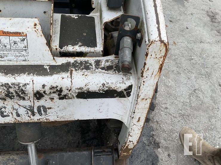 2013-bobcat-s70-image-10