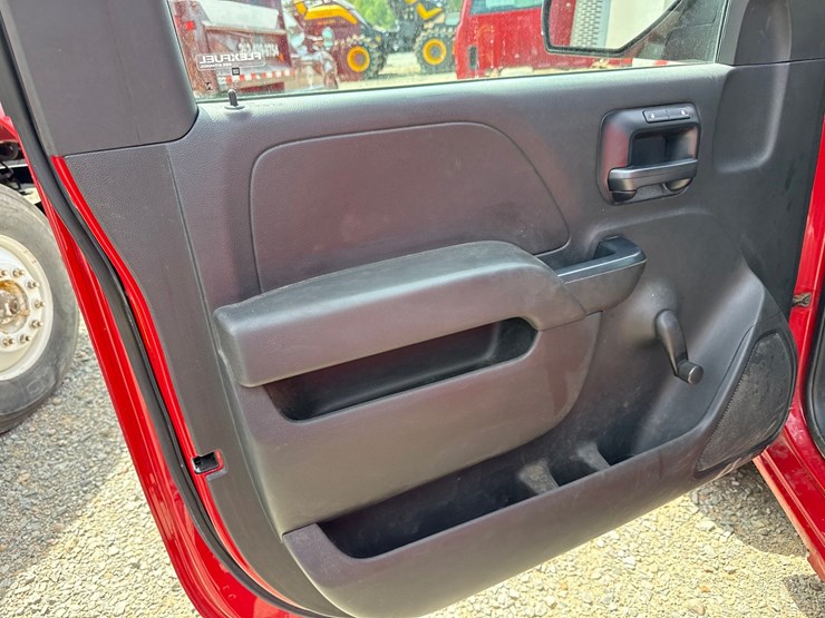 2014-chevrolet-silverado-1500-image-30