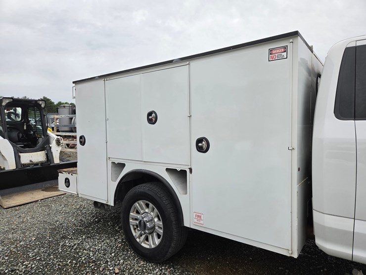 2019-ford-f350-xlt-image-15