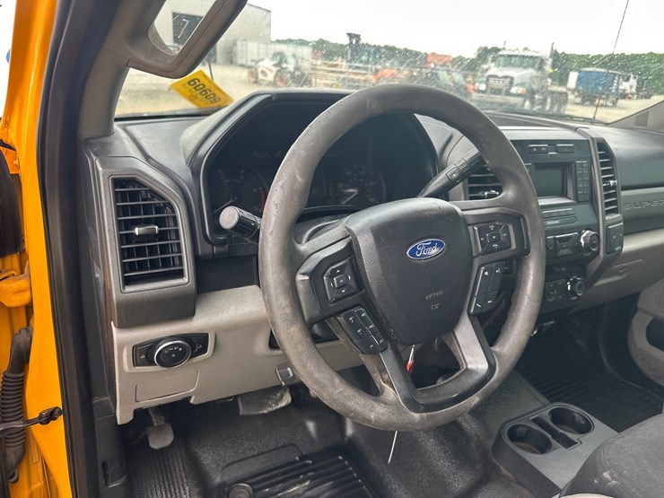 2019-ford-f550-image-33
