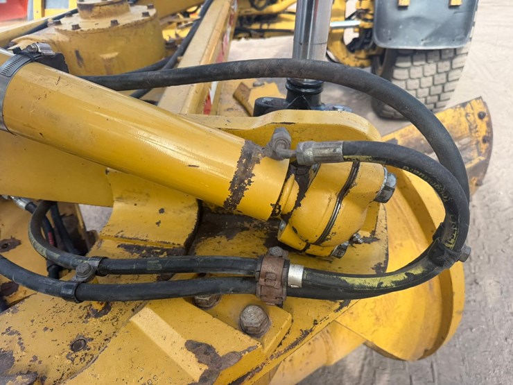 caterpillar-160m-image-163