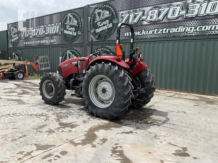 2011-case-ih-farmall-95-image-2