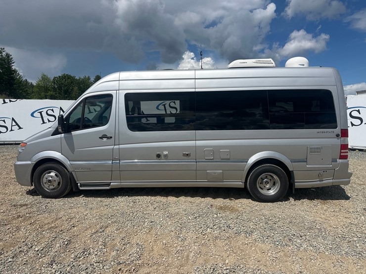 #2492-•-2014-mercedes-benz-airstream-motorhome-image-2