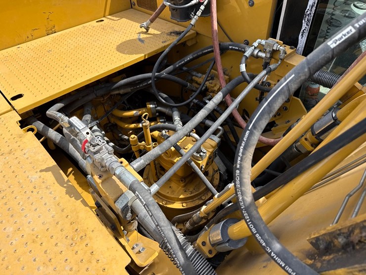 2017-caterpillar-336fl-image-50