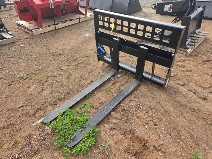 #6013-•-approx.-48"-unused-stout-skid-steer-pallet-forks-image-1