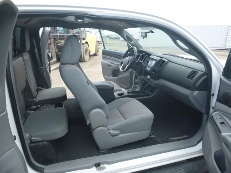 2014-toyota-tacoma-image-6