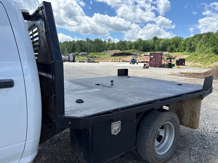 2019-dodge-3500-image-22