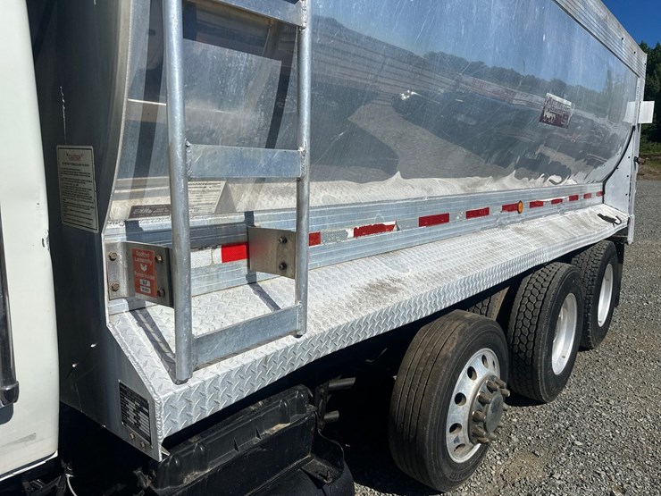 2007-international-durastar-4400-image-21