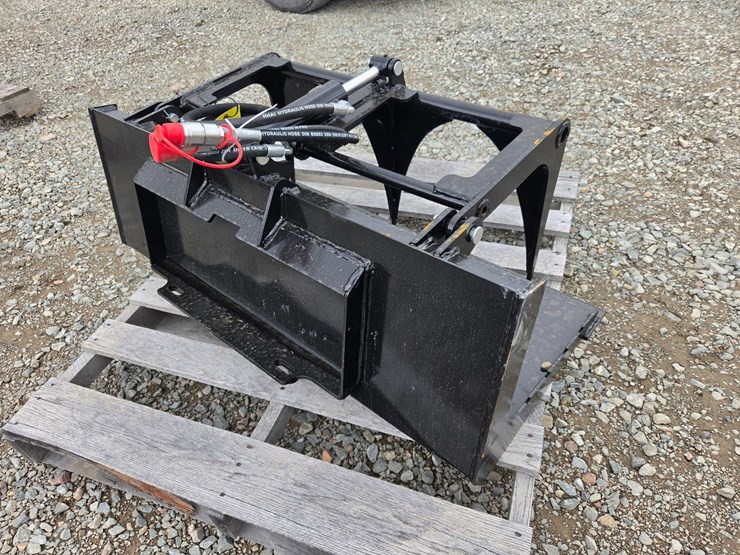 #6137-•-approx.-44"-unused-future-x-pg44-mini-skid-steer-grapple-bucket-image-3